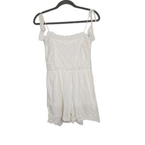 Molly Bracken Premium Tie Strap Eyelet lace Romper in White -‎ Size Small